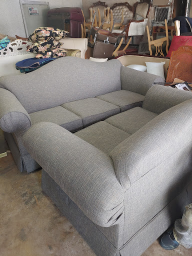 S & S Upholstery & Drapery Shp