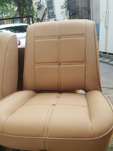 Caraveo's Complete Upholstery