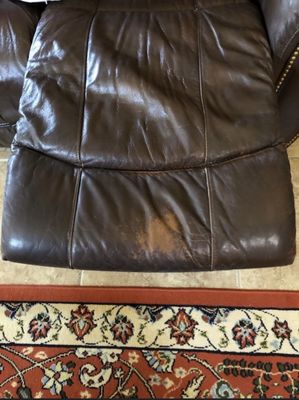 Imagen impactante: Muriendo por tu piel – moda de cuero y estilo audaz