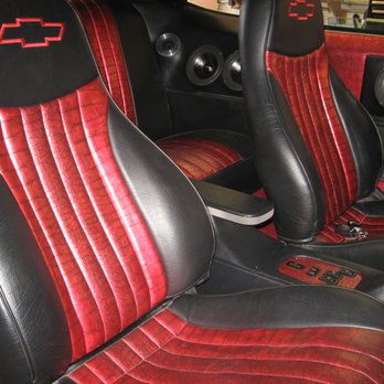 Interior del auto de Tony – Detalle de lujo y diseño elegante