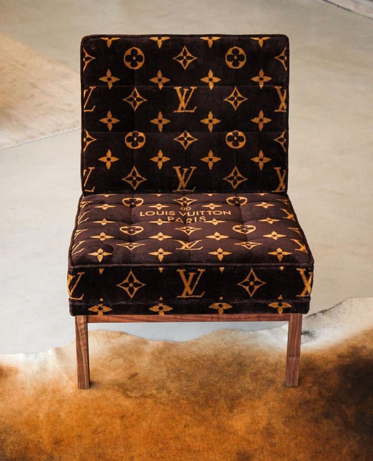 L V Custom Upholstery: Tapizado Personalizado de Asientos de Auto de Lujo