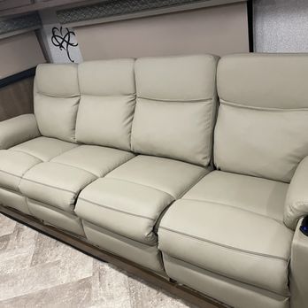 Tapicería R & E: Reparación y Diseño de Muebles de Alta Calidad